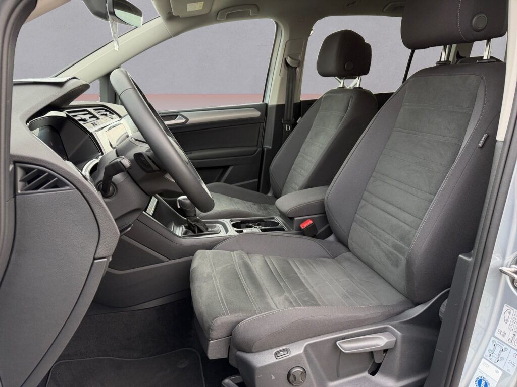 VW Touran Exposé-Bild 9