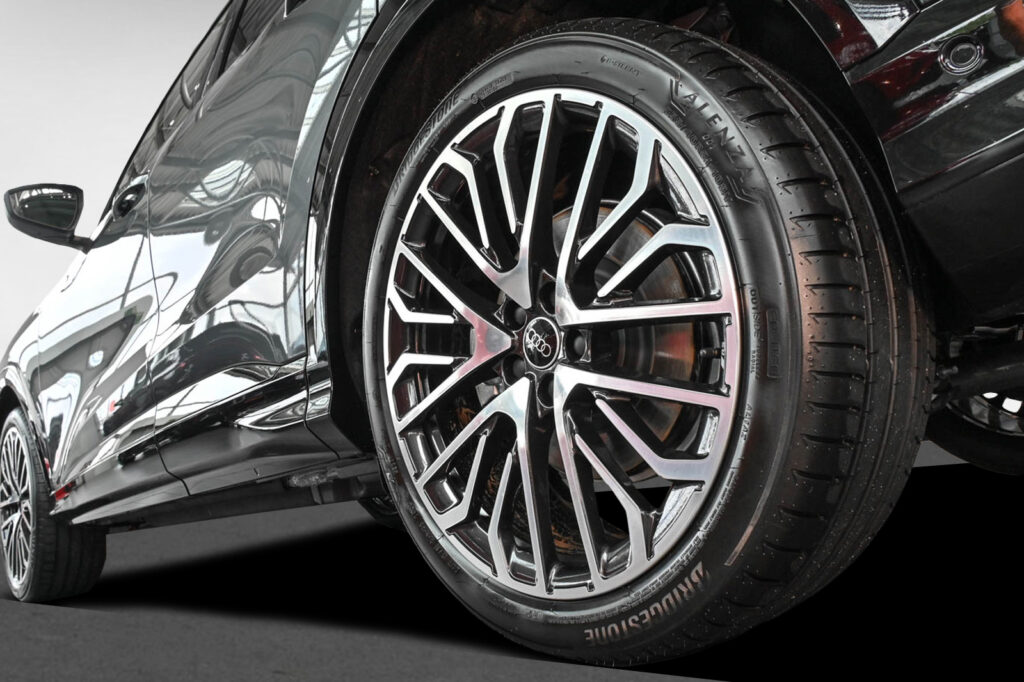 Audi Q5 Exposé-Bild 5