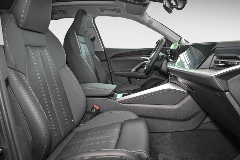 Audi Q5 Exposé-Bild 7