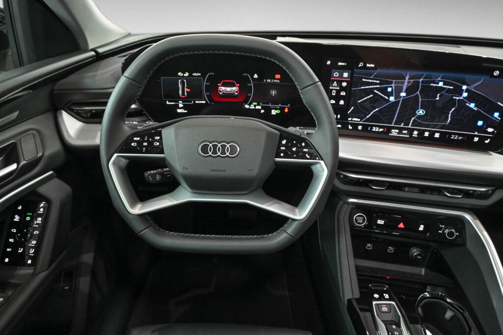 Audi Q5 Exposé-Bild 13