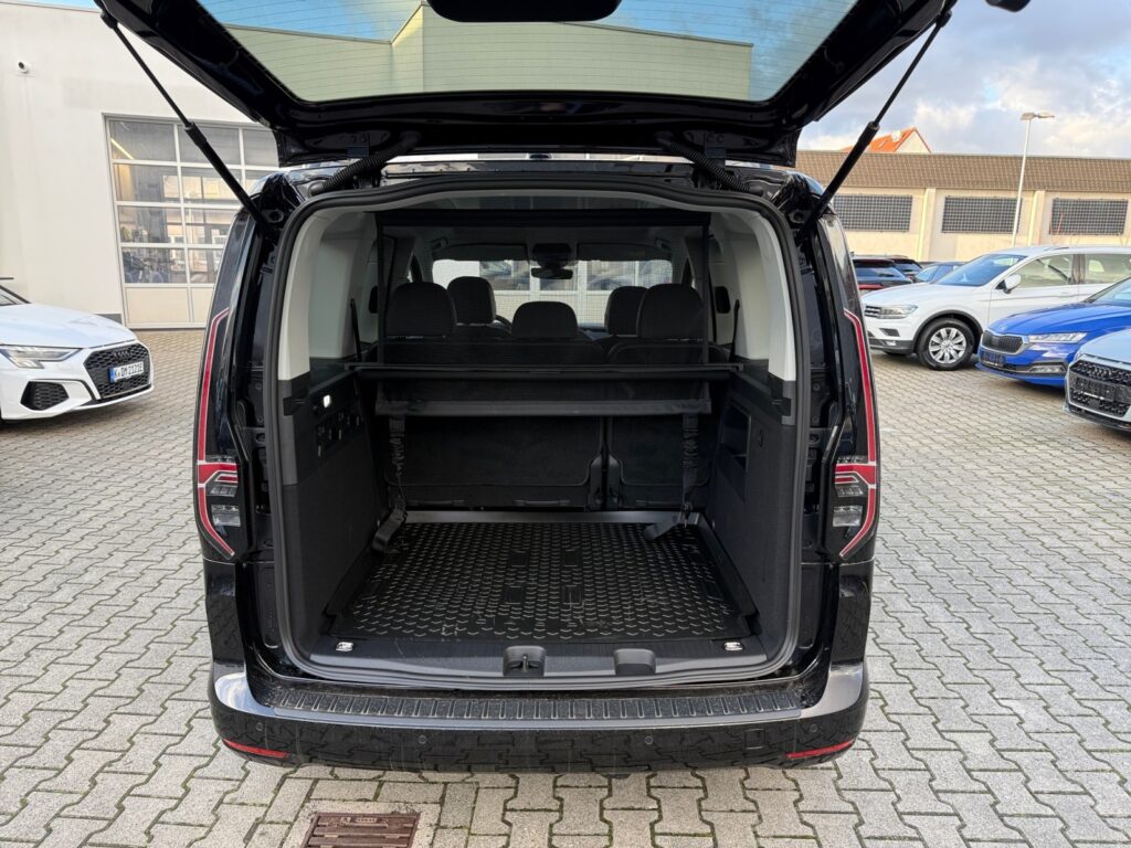 VW Caddy Exposé-Bild 16