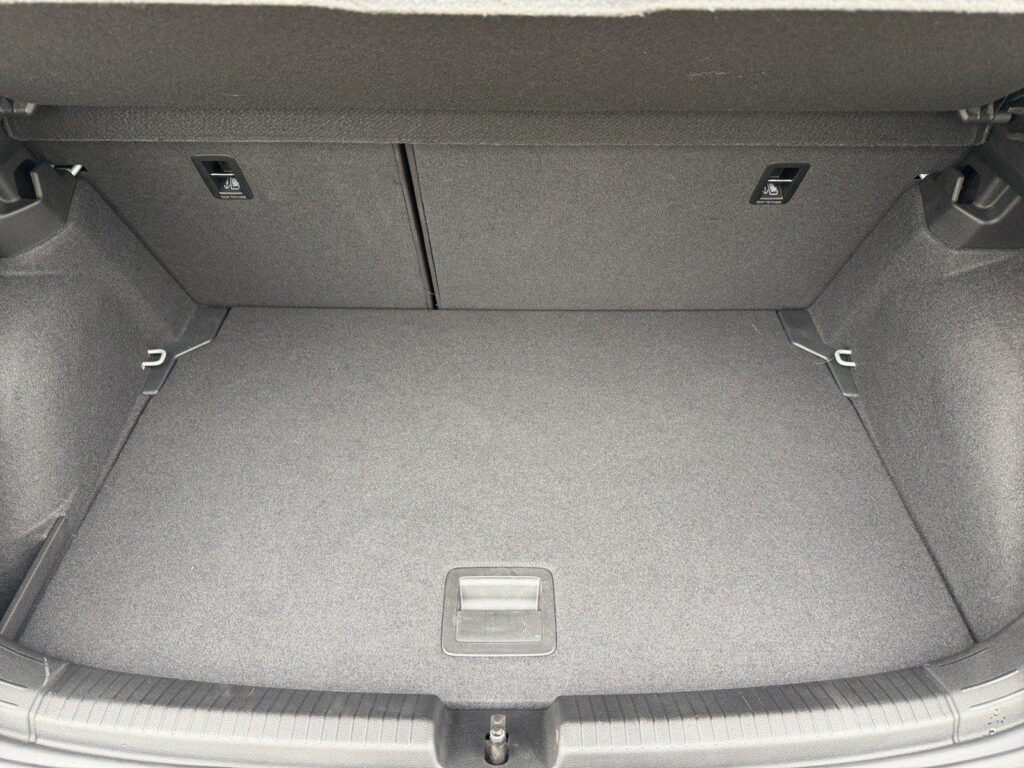 VW Polo Exposé-Bild 16