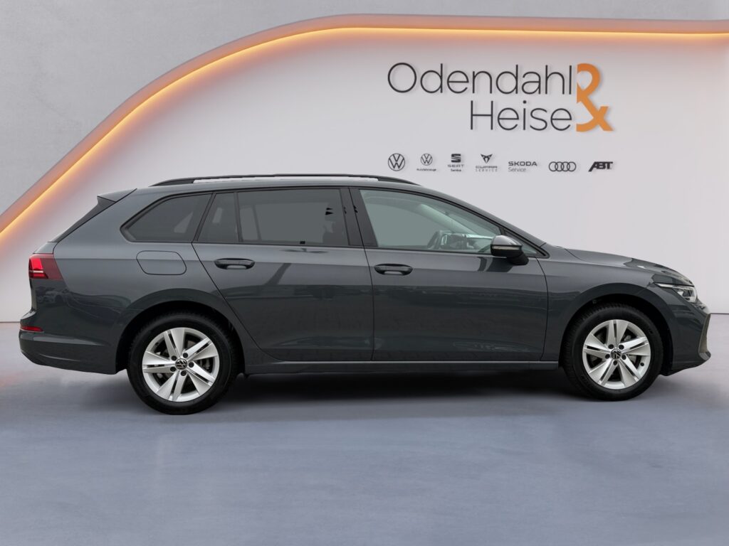 VW Golf Exposé-Bild 6