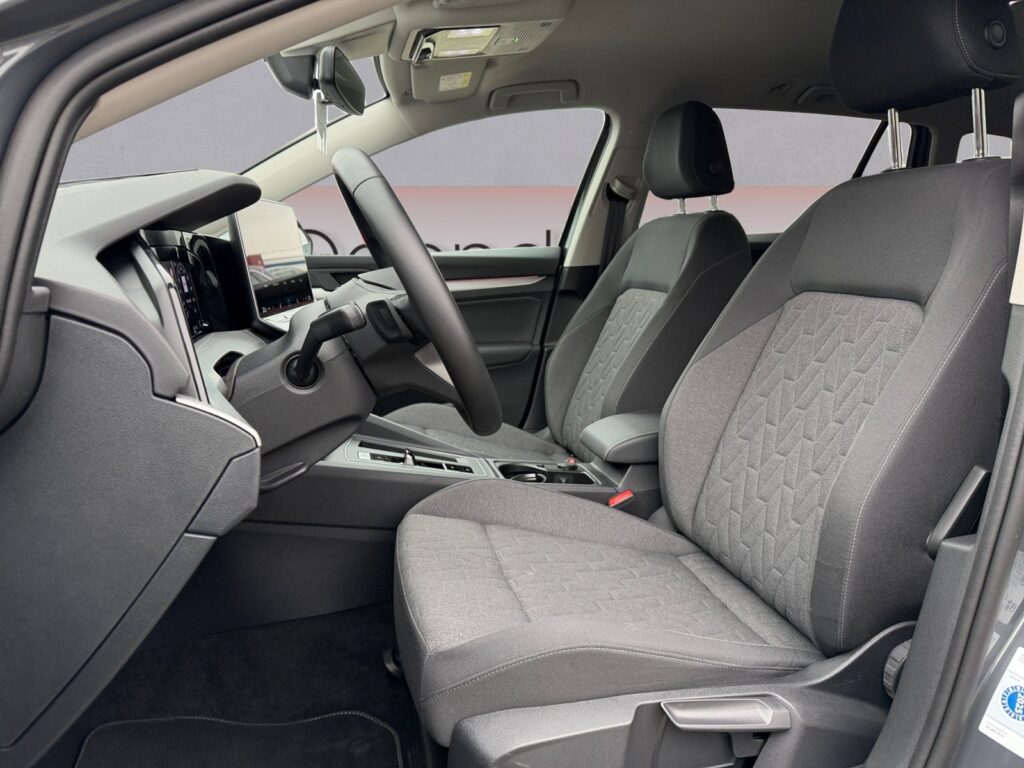 VW Golf Exposé-Bild 9