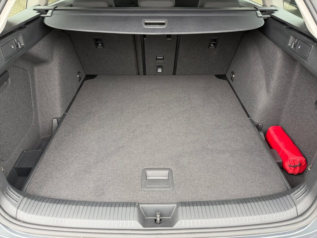 VW Golf Exposé-Bild 16