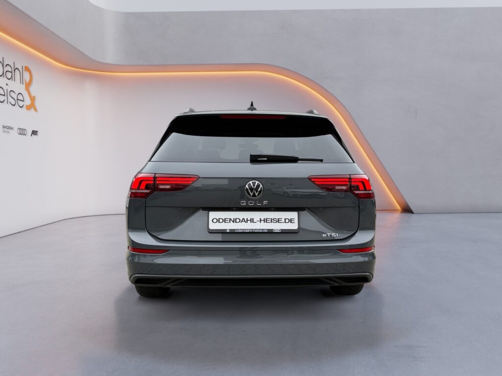 VW Golf Exposé-Bild 4
