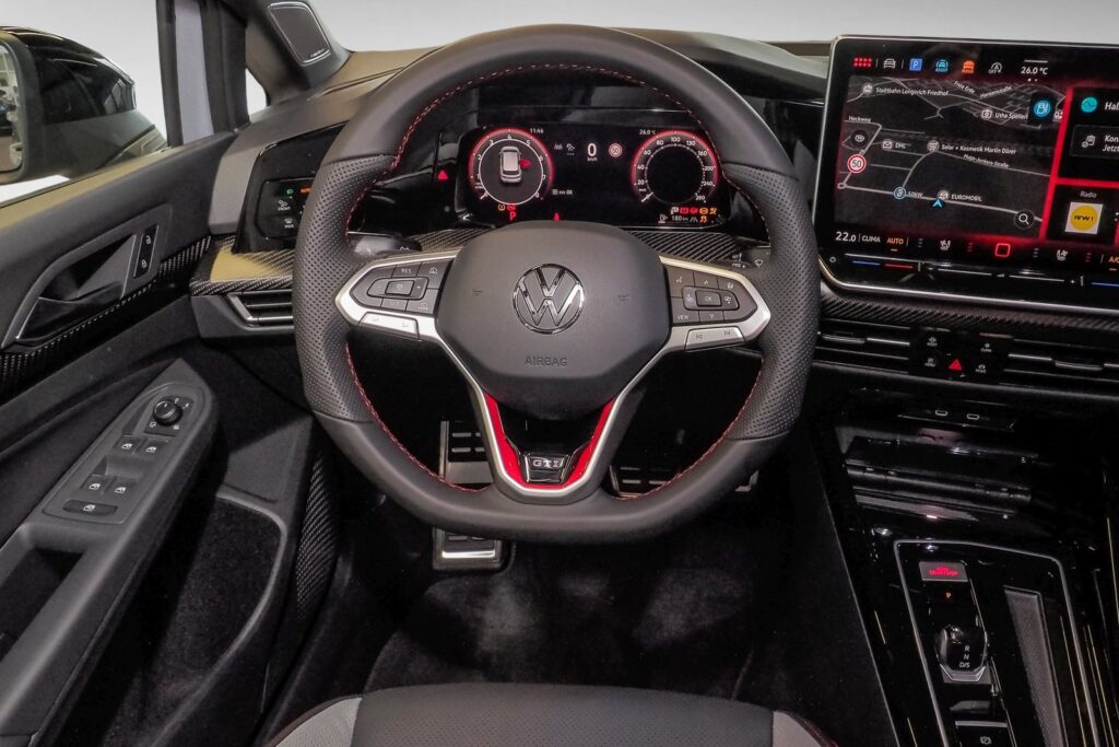 VW Golf Exposé-Bild 13