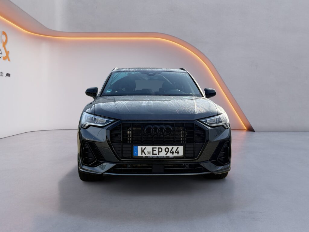 Audi Q3 Exposé-Bild 8