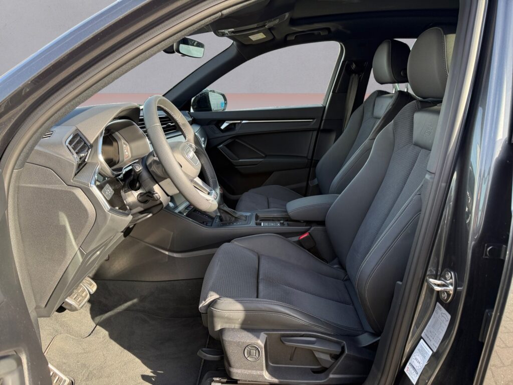 Audi Q3 Exposé-Bild 9