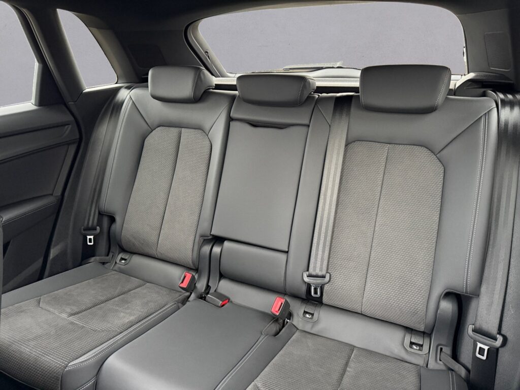 Audi Q3 Exposé-Bild 13
