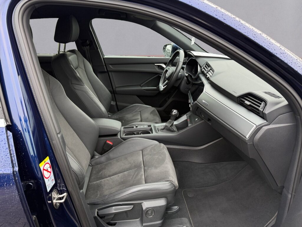 Audi Q3 Exposé-Bild 15