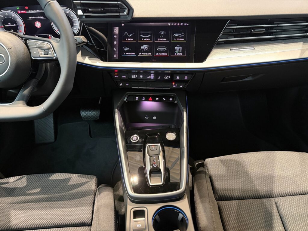 Audi A3 Exposé-Bild 11