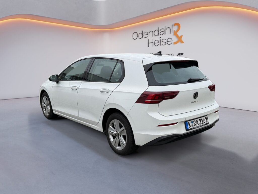 VW Golf Exposé-Bild 3