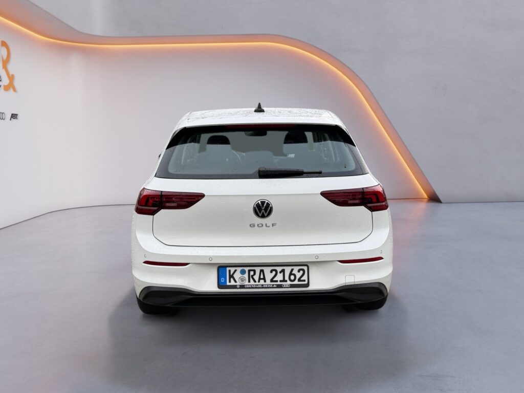 VW Golf Exposé-Bild 4