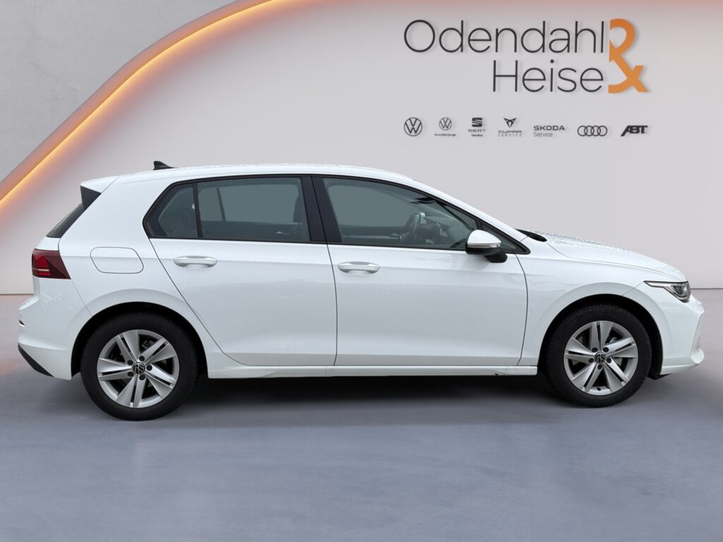 VW Golf Exposé-Bild 6