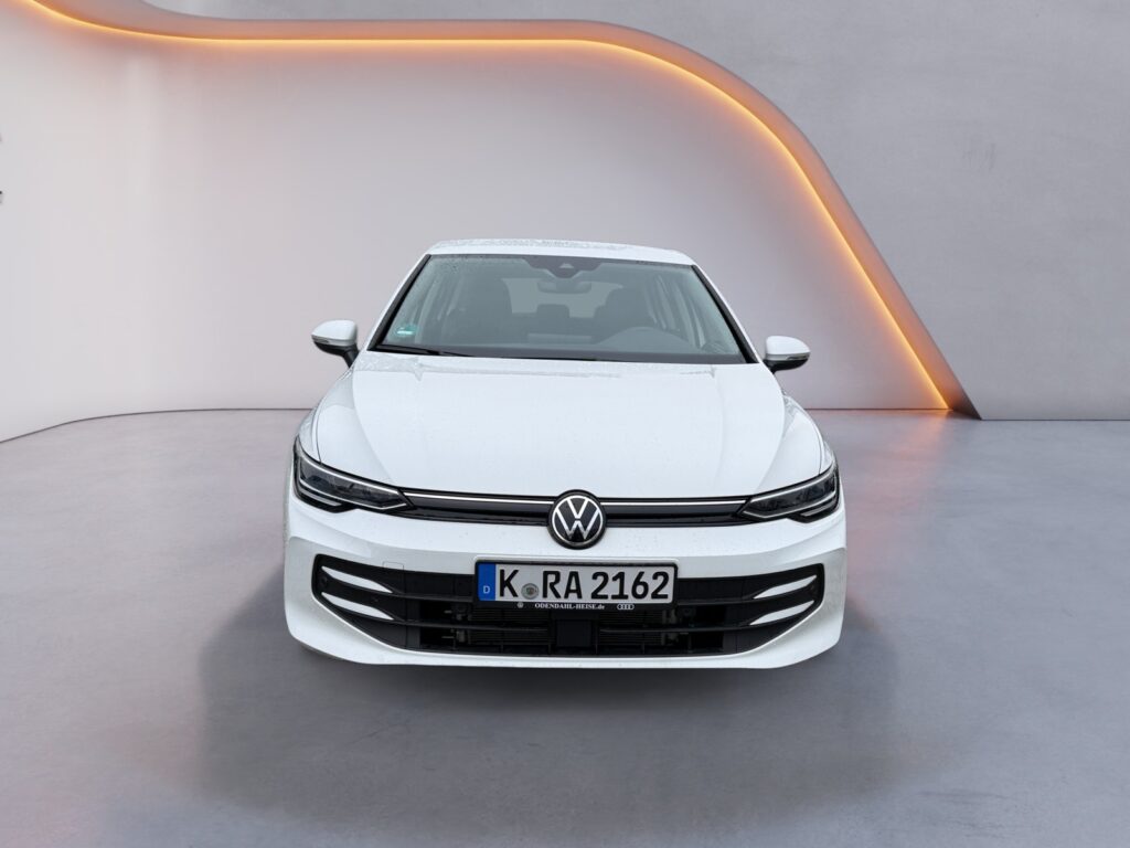 VW Golf Exposé-Bild 8