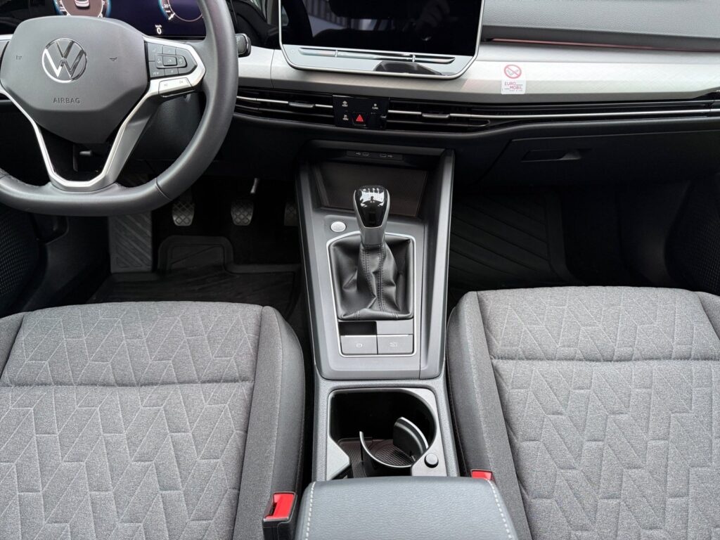 VW Golf Exposé-Bild 11