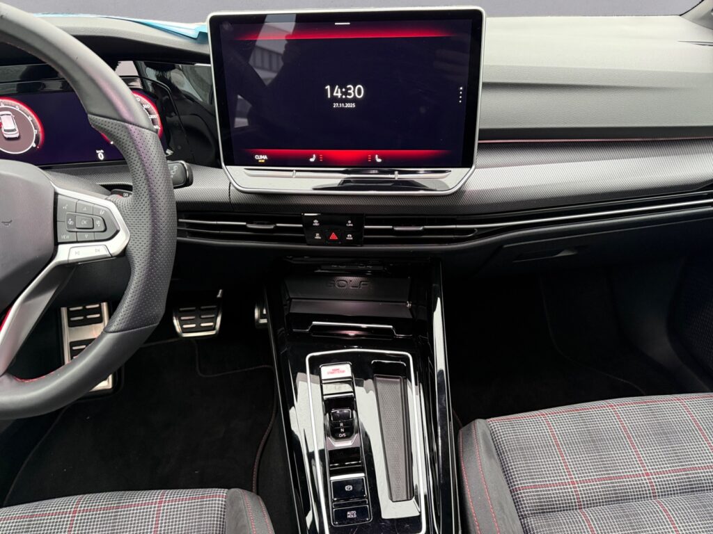 VW Golf Exposé-Bild 11