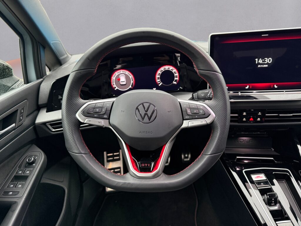 VW Golf Exposé-Bild 12