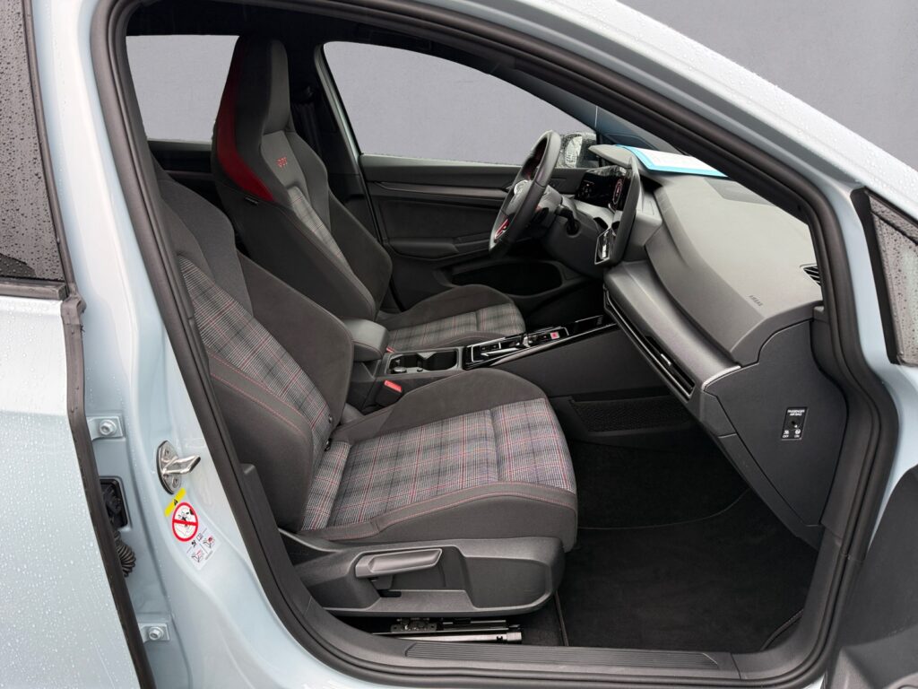 VW Golf Exposé-Bild 15