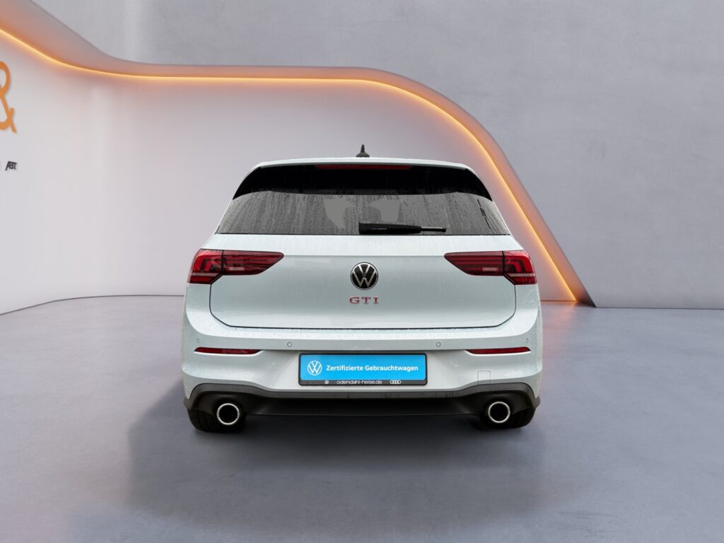 VW Golf Exposé-Bild 4