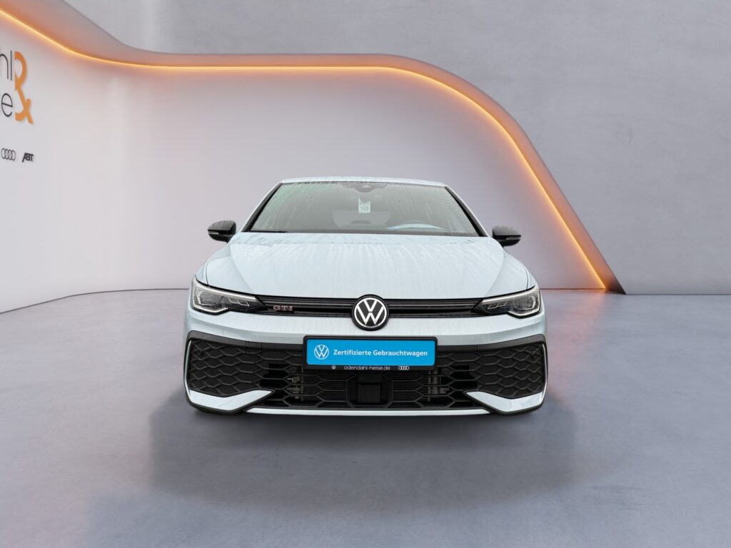 VW Golf Exposé-Bild 8