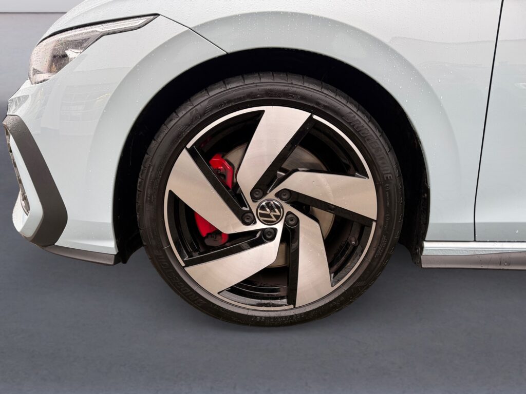 VW Golf Exposé-Bild 14