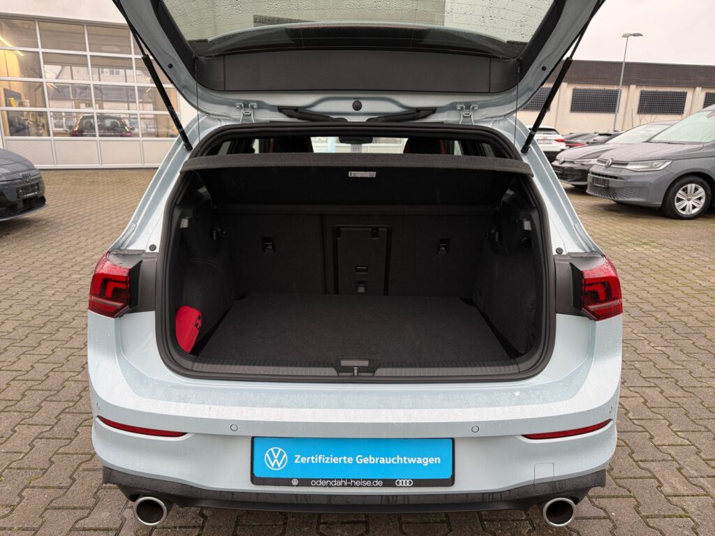 VW Golf Exposé-Bild 16
