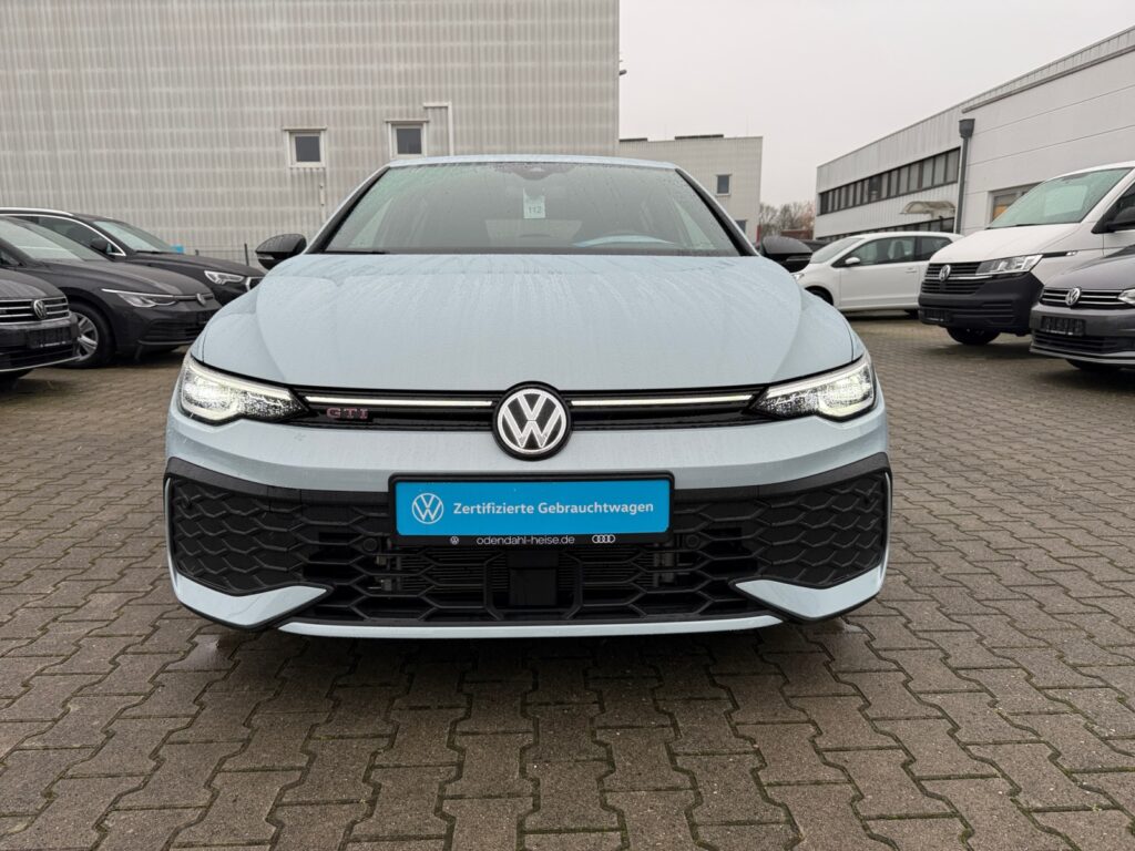 VW Golf Exposé-Bild 17