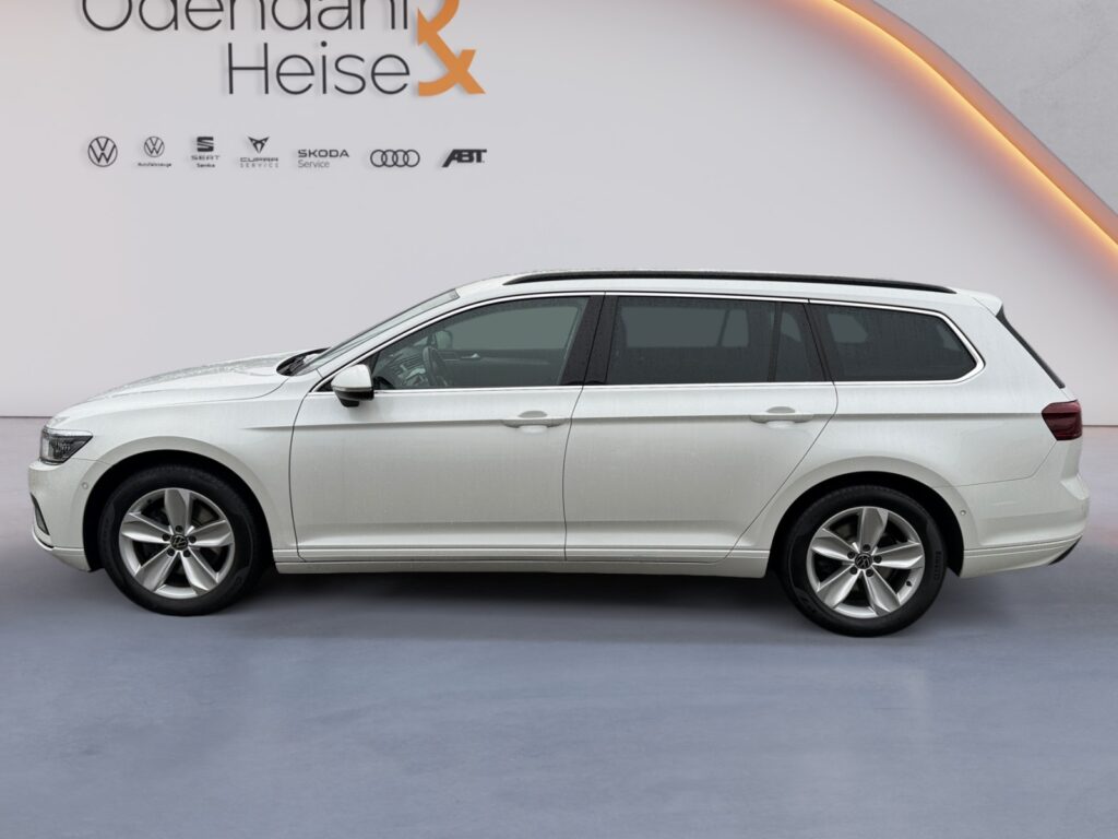VW Passat Variant Exposé-Bild 2