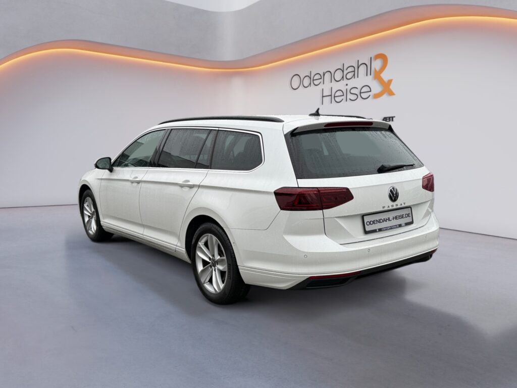 VW Passat Variant Exposé-Bild 3