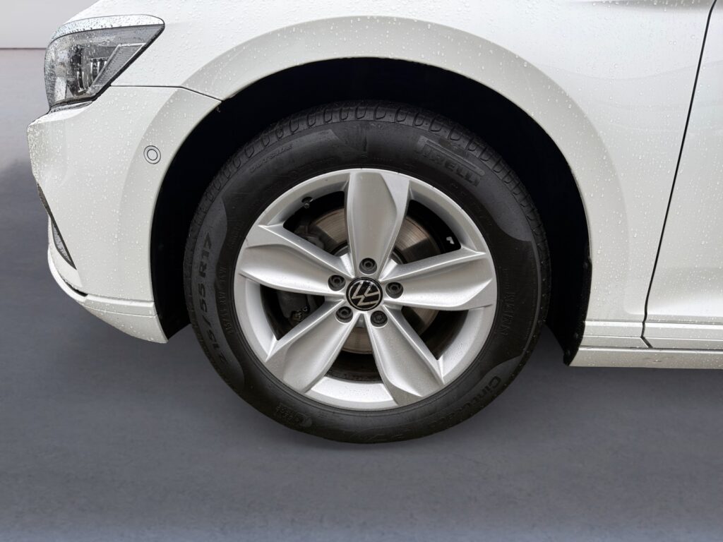 VW Passat Variant Exposé-Bild 14