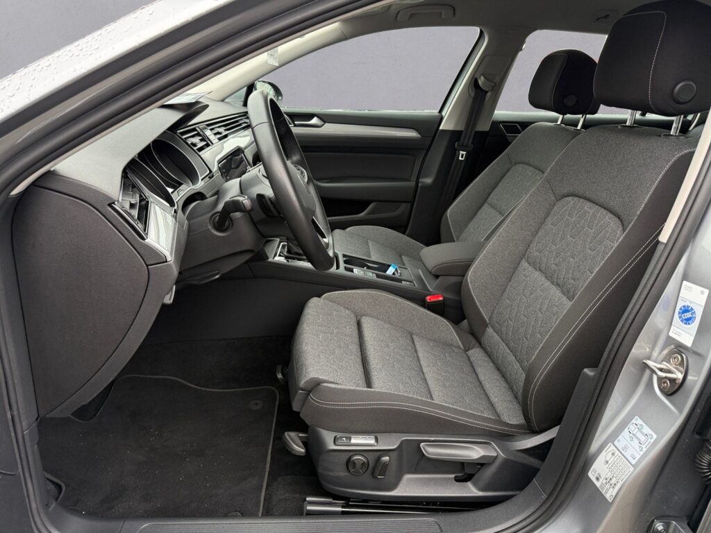 VW Passat Variant Exposé-Bild 9
