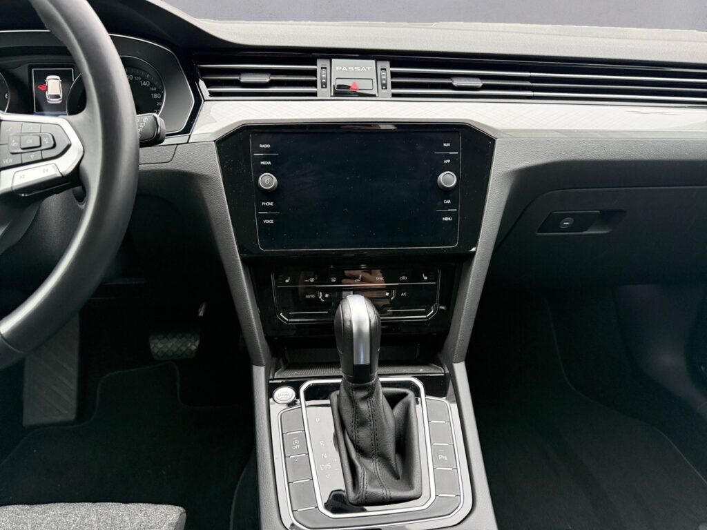 VW Passat Variant Exposé-Bild 11