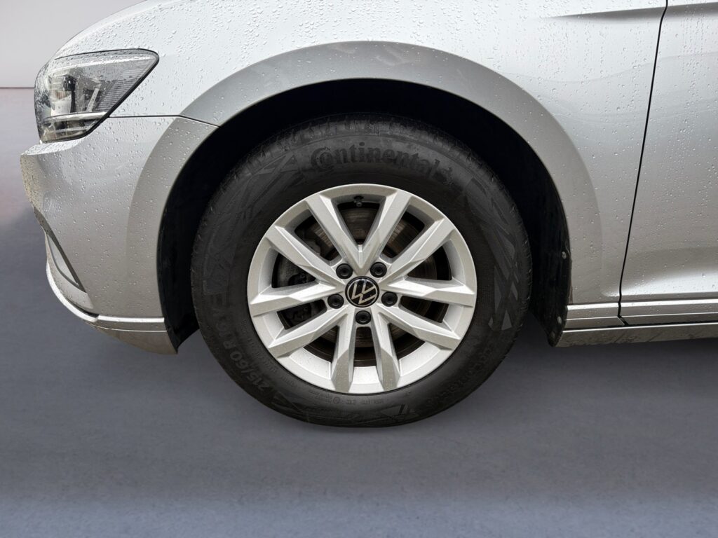 VW Passat Variant Exposé-Bild 14