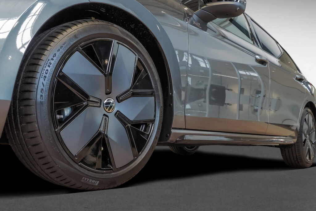 VW Passat Exposé-Bild 5