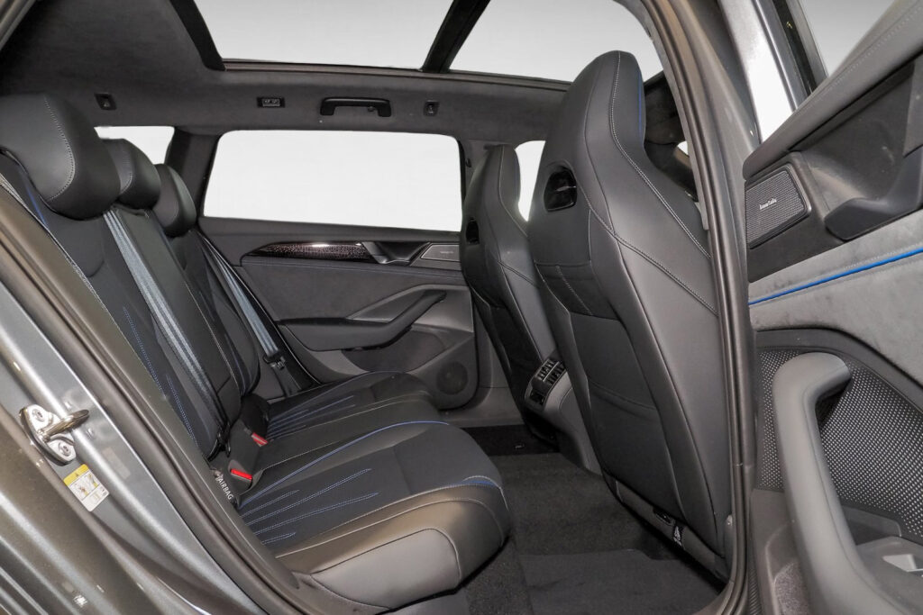 VW Passat Exposé-Bild 10