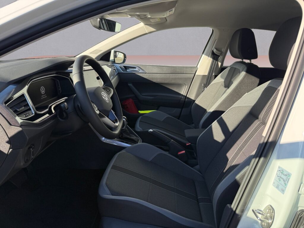 VW Polo Exposé-Bild 9