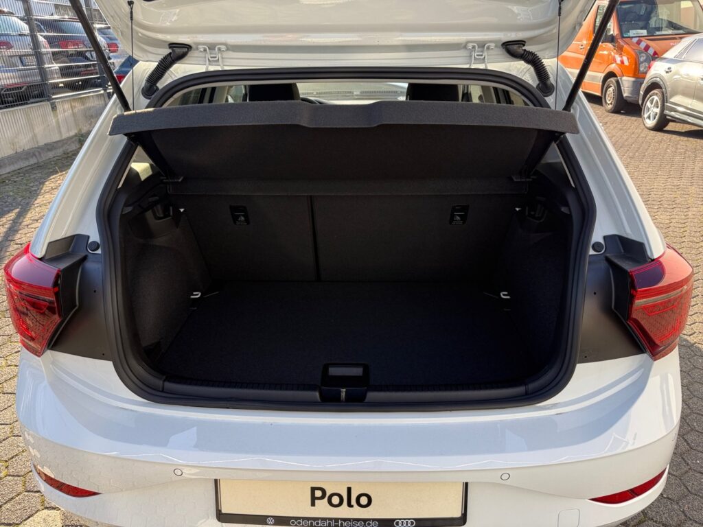 VW Polo Exposé-Bild 16