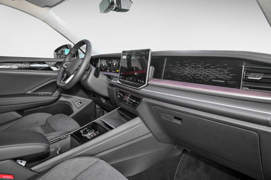 VW Tayron Exposé-Bild 8