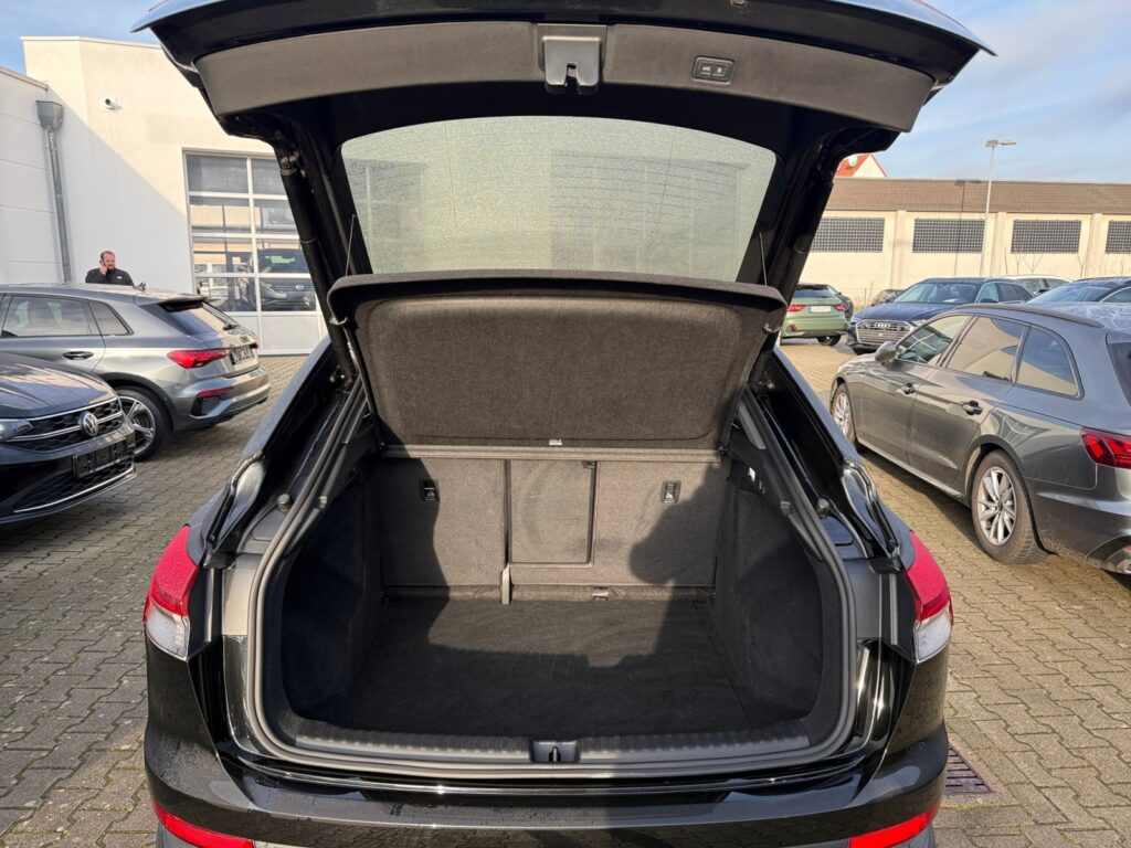 Audi Q4 Exposé-Bild 16