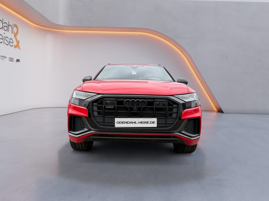 Audi Q8 Exposé-Bild 8
