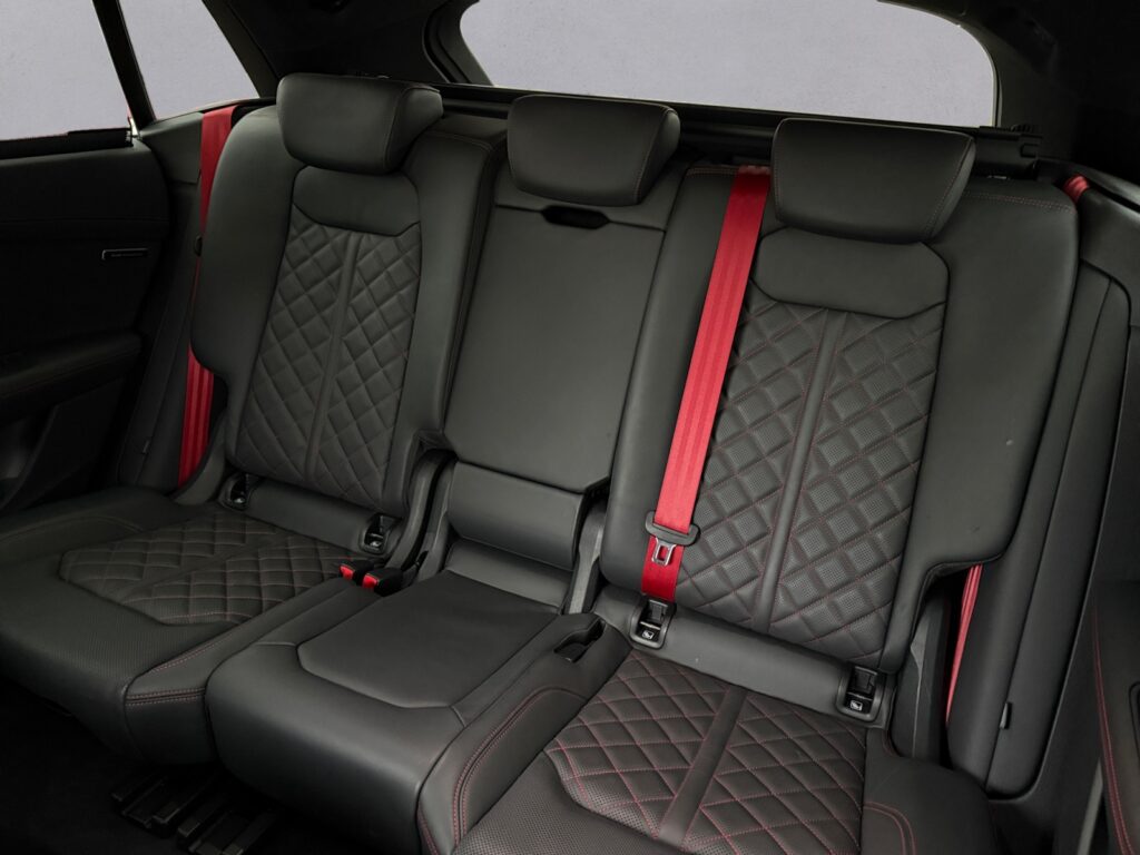 Audi Q8 Exposé-Bild 13