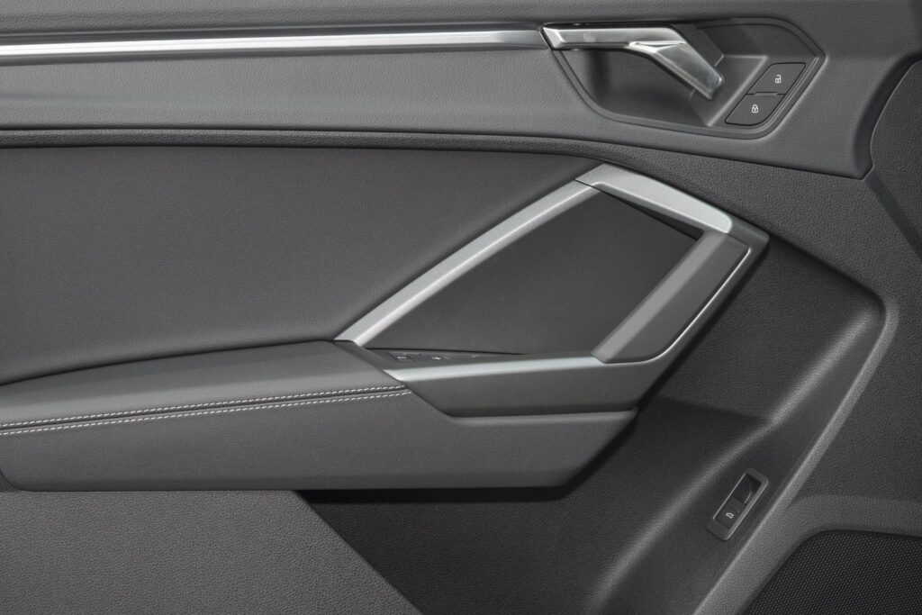 Audi Q3 Exposé-Bild 15