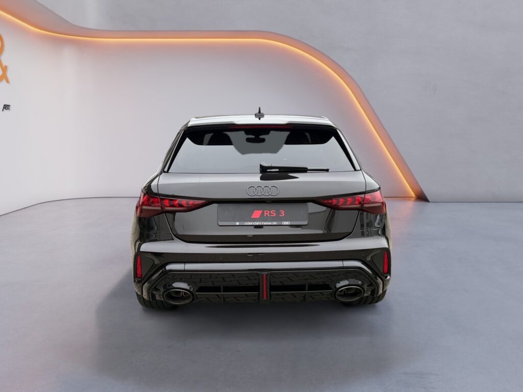 Audi RS3 Exposé-Bild 4