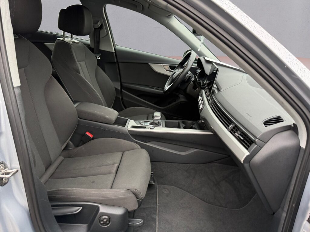 Audi A4 Exposé-Bild 15