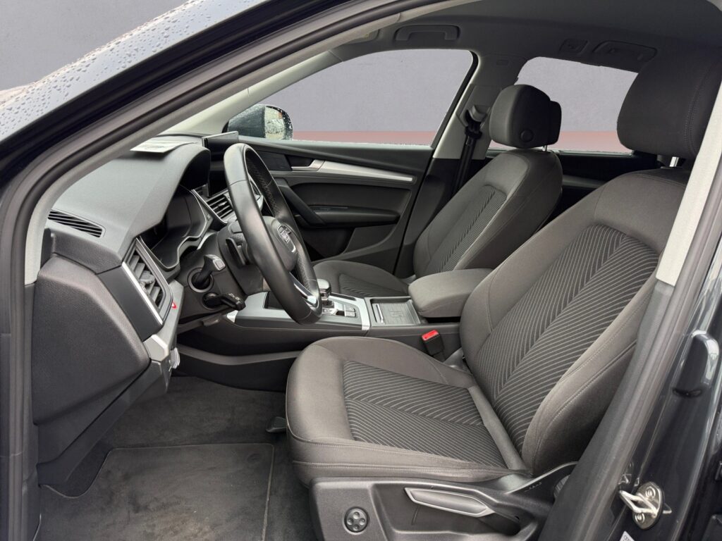 Audi Q5 Exposé-Bild 9