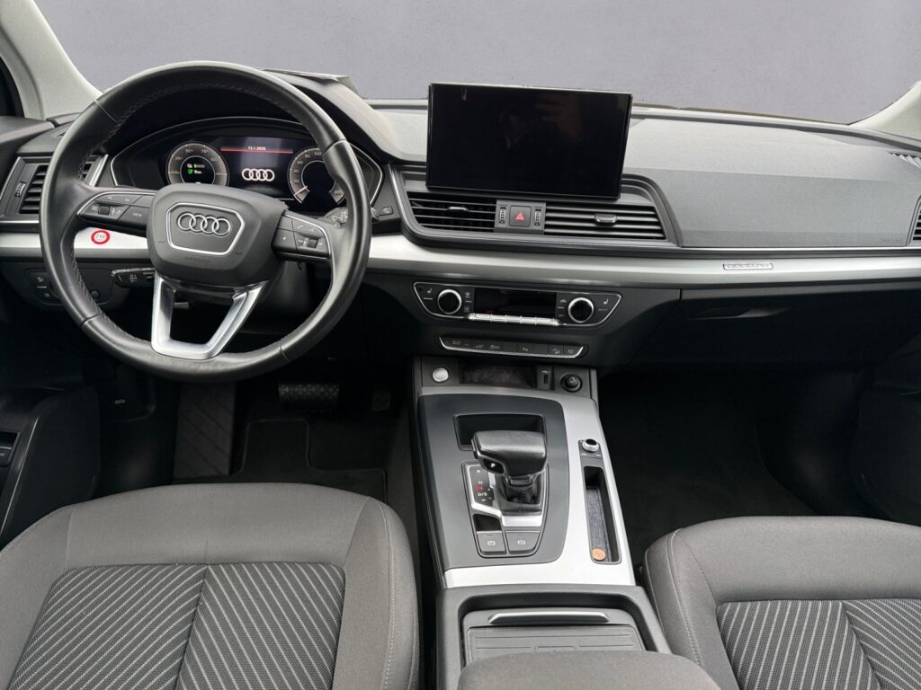 Audi Q5 Exposé-Bild 10