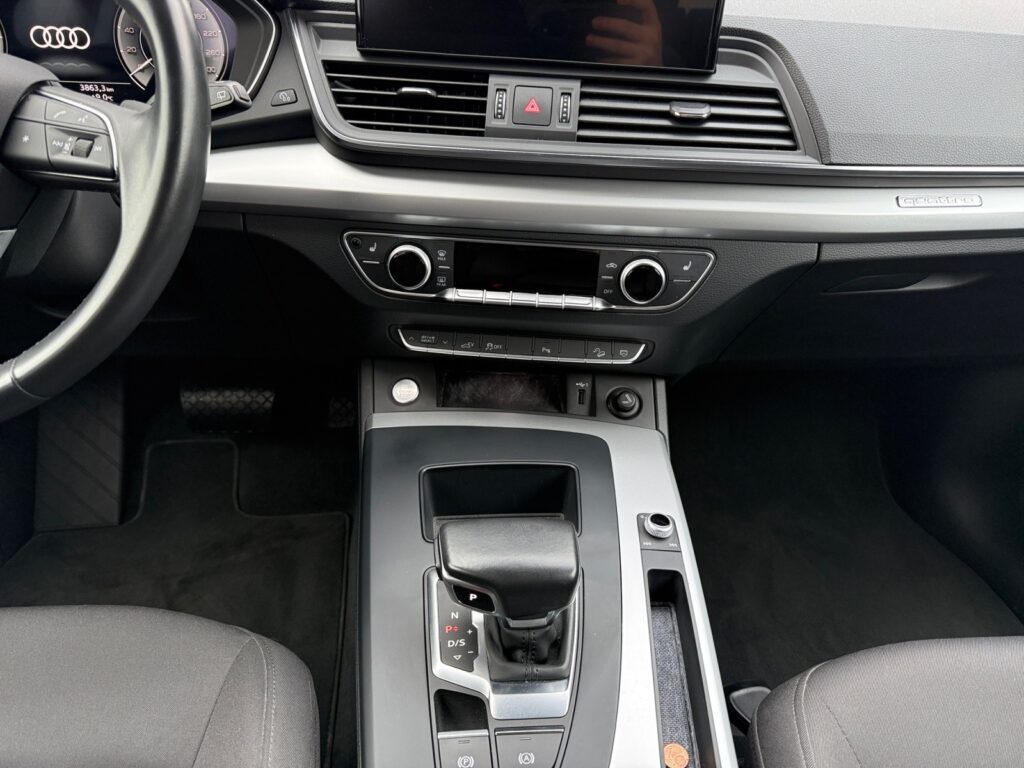 Audi Q5 Exposé-Bild 11