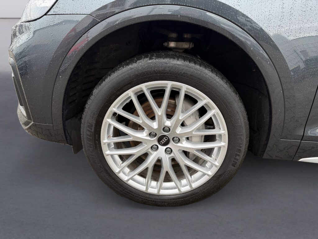 Audi Q5 Exposé-Bild 14